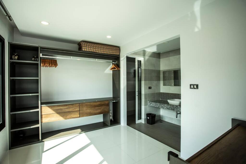 Phuket Paradise: Luxury 3-Bed Villa Sea View Villa Ban Saiyuan ภายนอก รูปภาพ