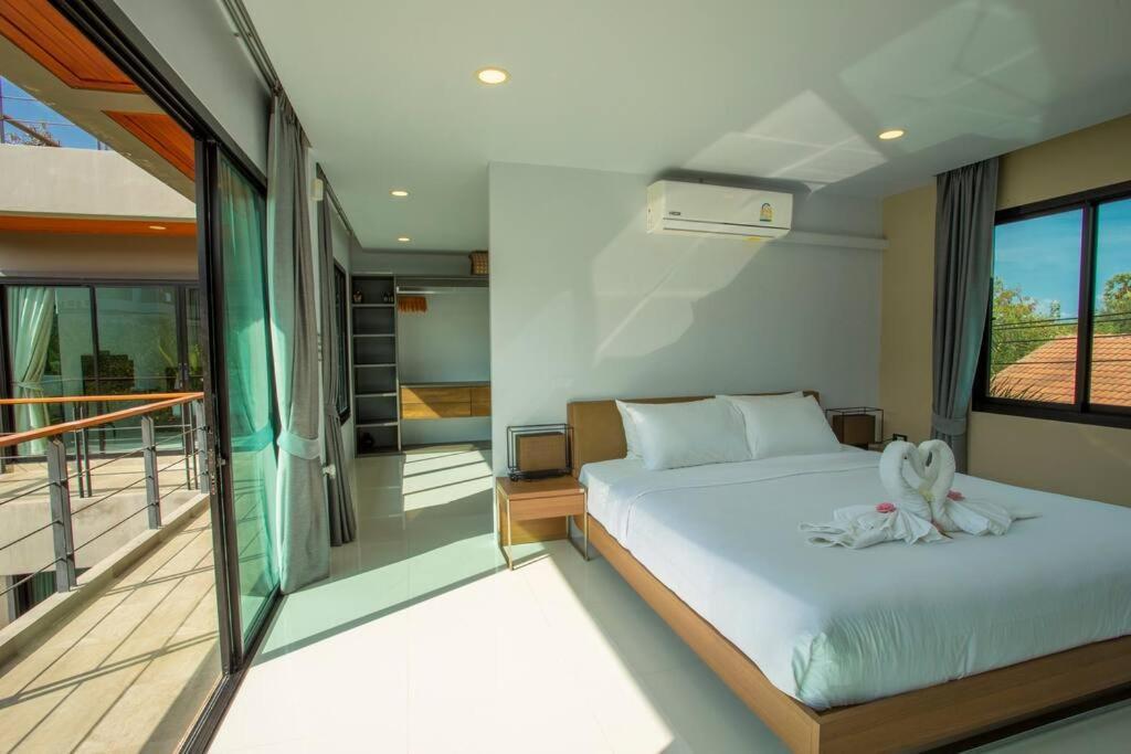 Phuket Paradise: Luxury 3-Bed Villa Sea View Villa Ban Saiyuan ภายนอก รูปภาพ