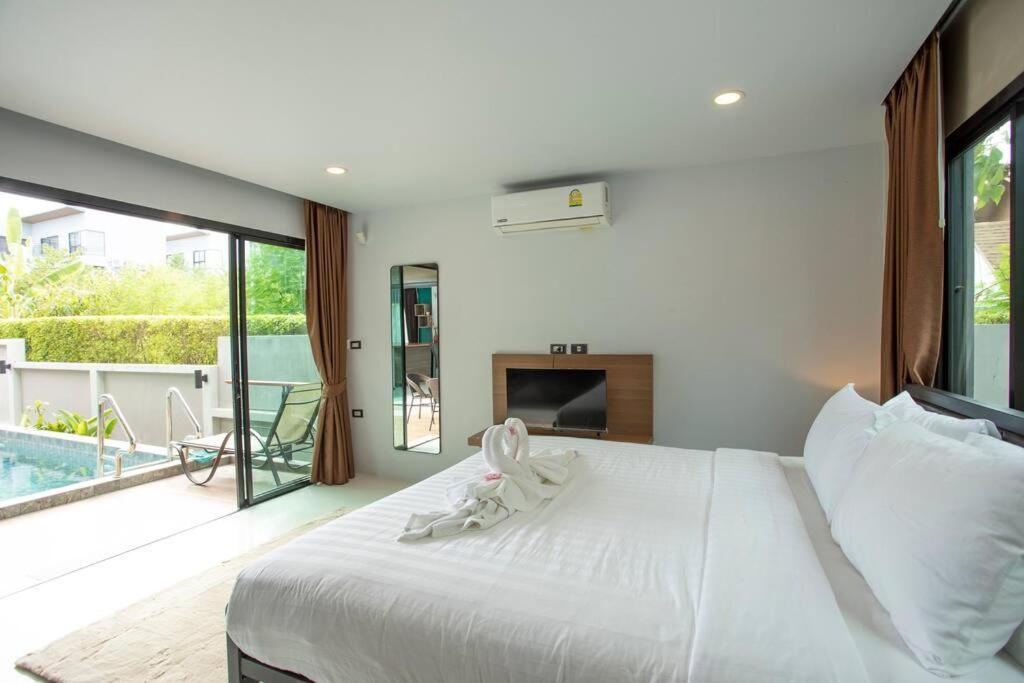 Phuket Paradise: Luxury 3-Bed Villa Sea View Villa Ban Saiyuan ภายนอก รูปภาพ